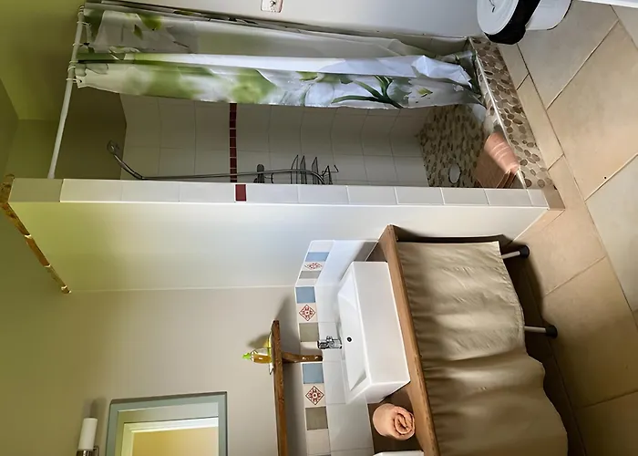 La Jouanhitte بيت للعطل *